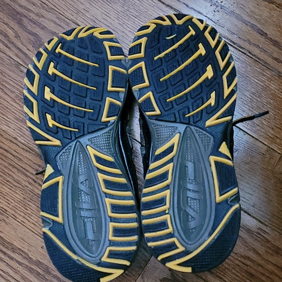 NEW FILA RUNNING SHOES - Picture 2 of 4